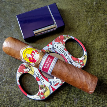 La Gloria Cubana Serie D No5 Cigar & Society Cutter
