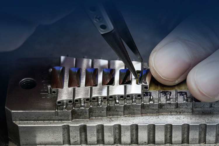 Patek Philippe Nautilus Steel Bracelet Assembly At Manufacture