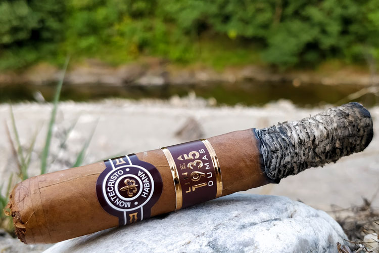 Montecristo Linea 1935 Dumas On Riverside Beach