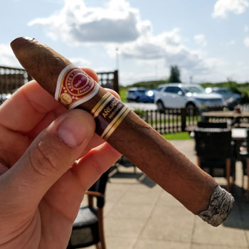 Romeo y Julieta Añejados First Third