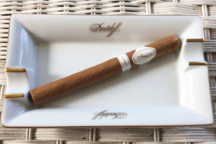 Davidoff-Signature-Number-2-Look-Feel