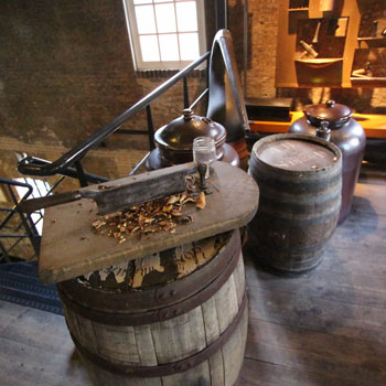 Jenever Ingredients by Berknot, CC 2 BY-SA