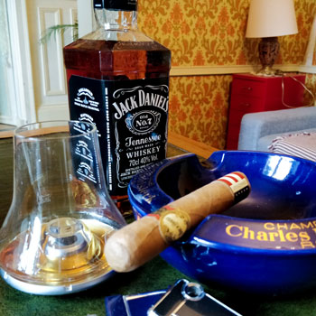 Jack Daniel's Old No 7 Sour Mash & Brick House Cigar