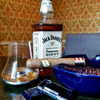 Jack Daniel's Tennessee Honey Bottle & Cigar