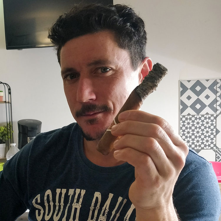 Smoking A Romeo Y Julieta Maravillas 8