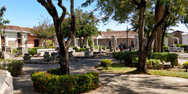 Parque Xalteva Granada Nicaragua
