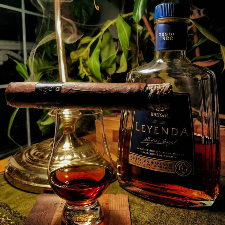 Asylum13 Cigar & Brugal Leyenda Rum