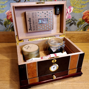 Humidor For Pipe Tobacco