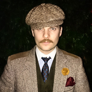 Stiff Collar With Visible Stud