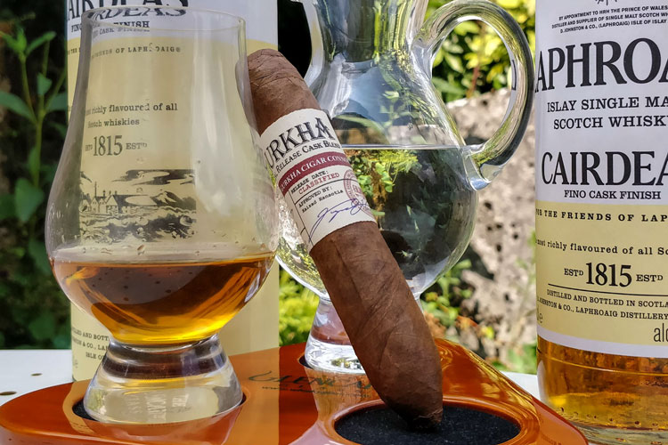 Glencairn Whisky Tasting Glass & Gurkha Cigar