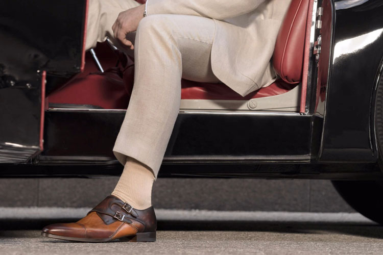Magnanni Ondara Shoes & Classic Car
