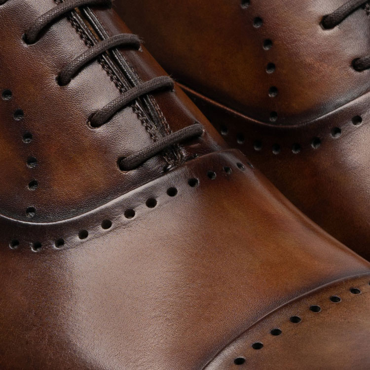 Magnanni Shoe Throat Close-Up