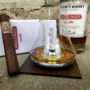 Welche's Whisky Single Malt Tourbé & Foundation Cigars Wise Man