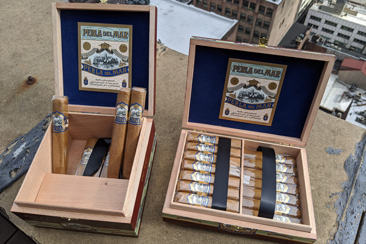 JC Newman Perla del Mar Cigar Box