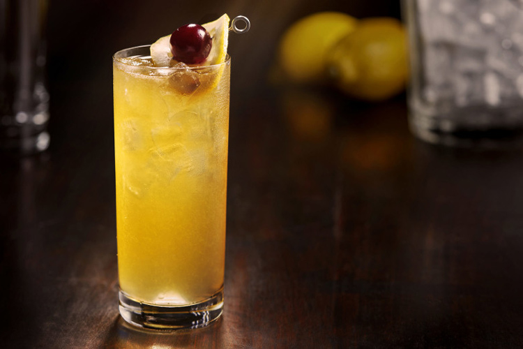 Rémy Martin Tom Collins Cocktail