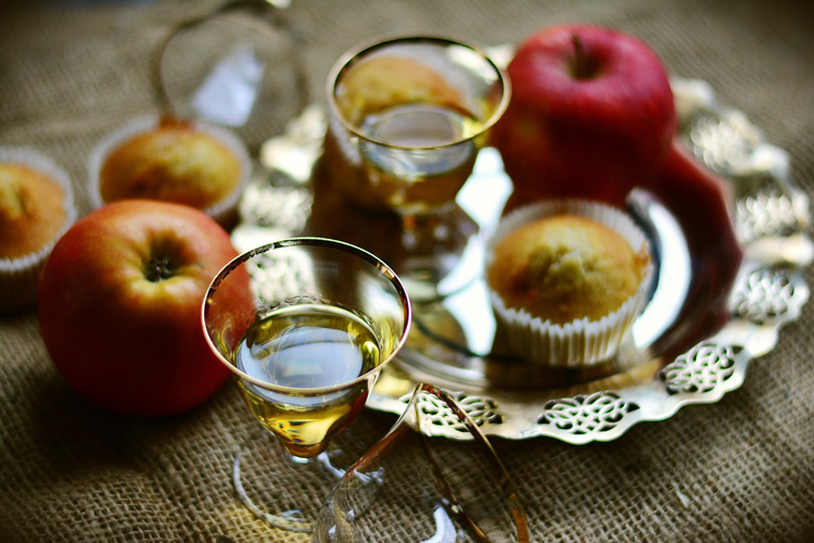 Brandy & Apples With Cupcakes