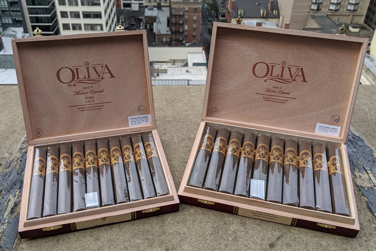 Oliva Serie V Maduro Especial Double Robusto & Roto Boxes
