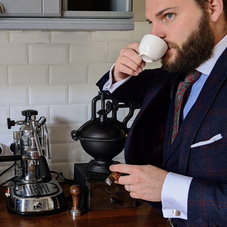 Oliva Serie V Maduro Especial & La Pavoni Espresso