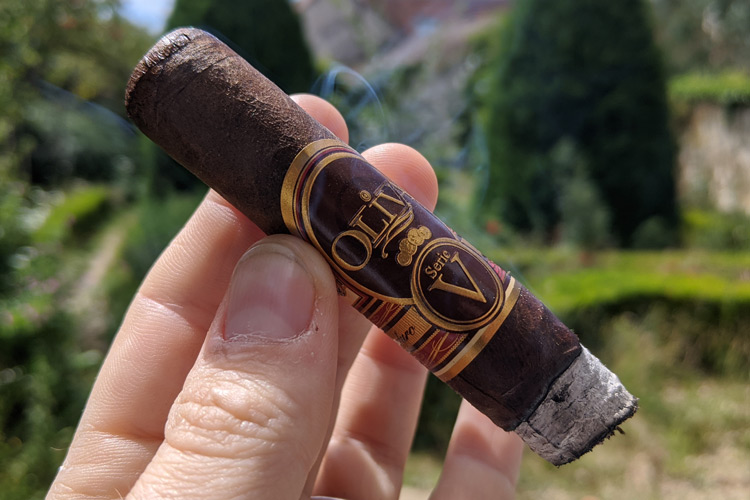Oliva Serie V Maduro Especial Second Third