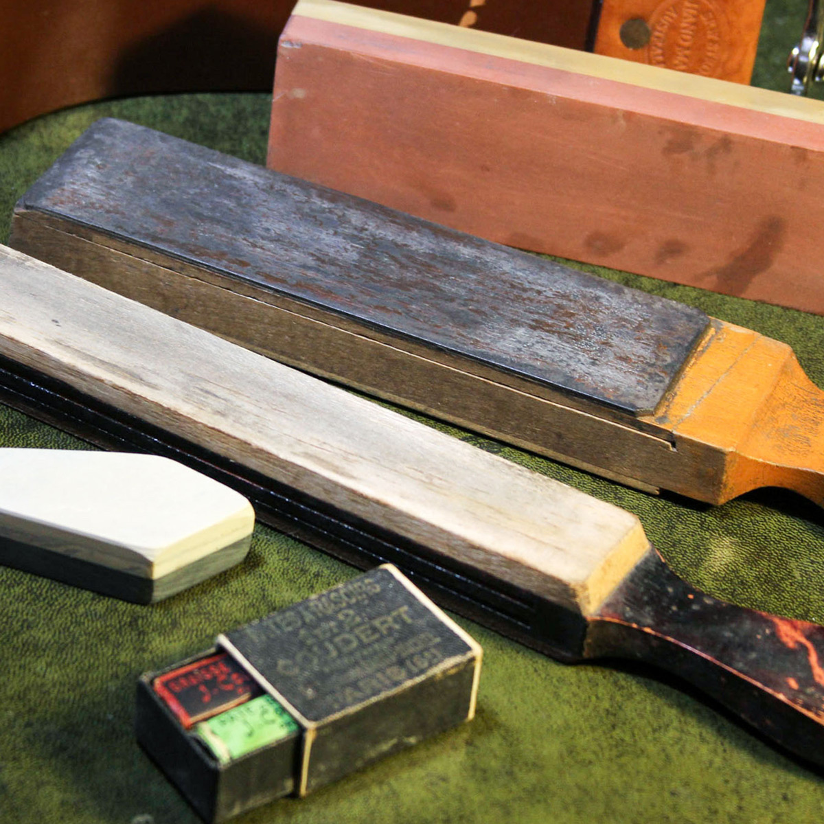 How To Sharpen A Straight Razor