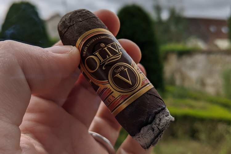 Oliva Serie V Melanio Maduro Final Third