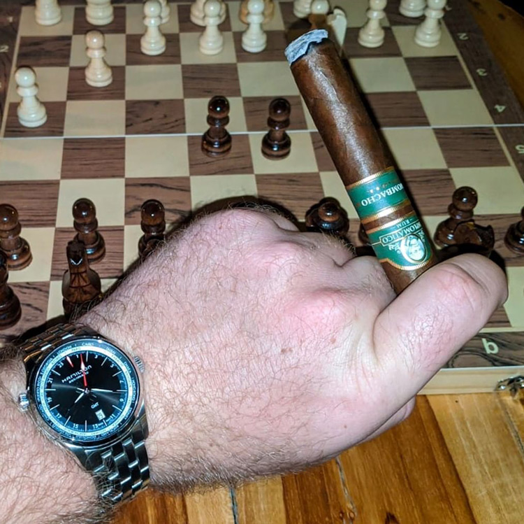 Diplomático by Mombacho Cigar