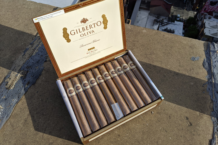 Gilberto Oliva Reserva Blanc Cigar Box Opened