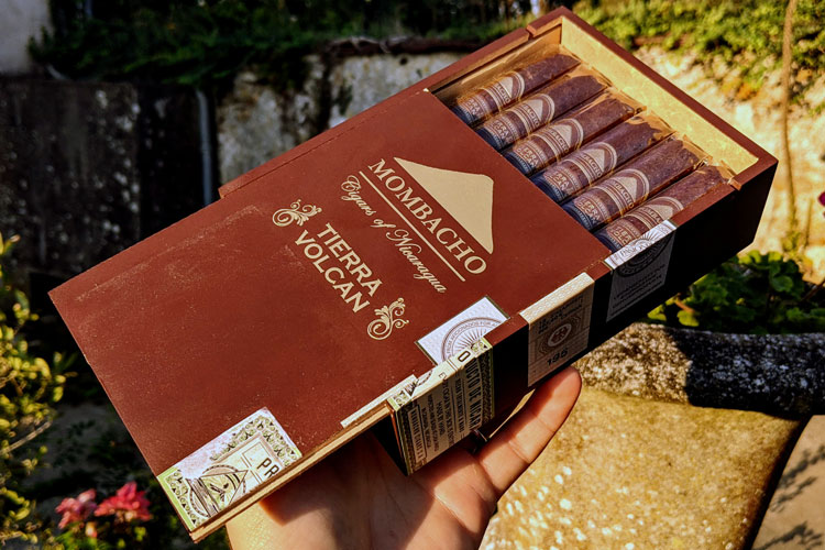 Mombacho Tierra Volcán Cigar Box