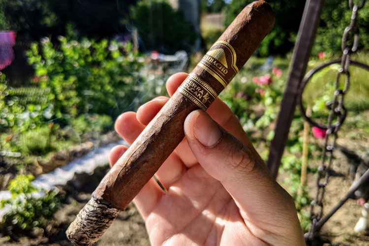 Mombacho Tierra Volcán First third Smoking Experience