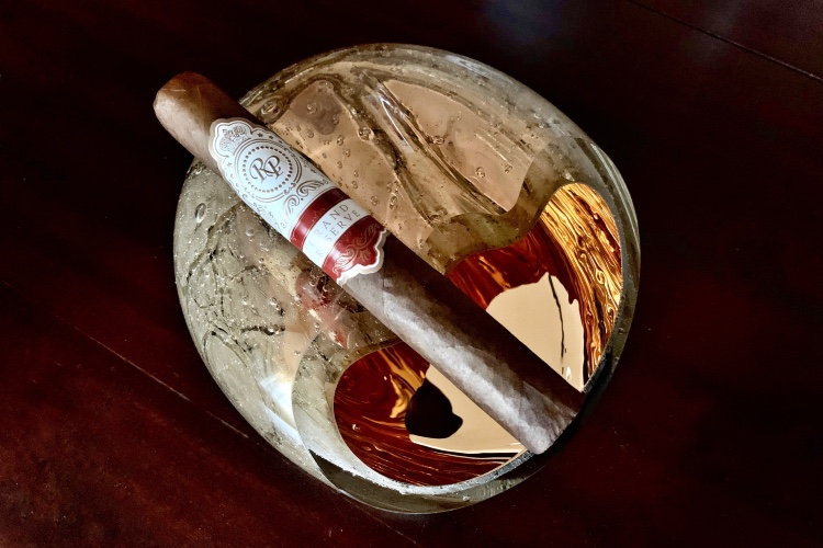 Rocky-Patel-Grand-Reserve-Czevitrum-Salamander