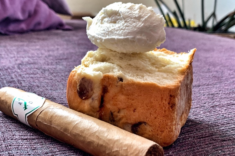 Adventura-Piece-of-Heart-pairing-clotted-cream-scone