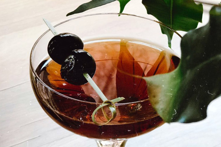 Bar Drake Manhattan Cocktail