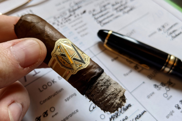 Avo Classic Cigar Final Third