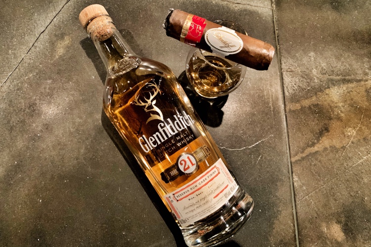 Davidoff-Year-of-the-Ox-Glenfiddich-Single-Malt-Scotch