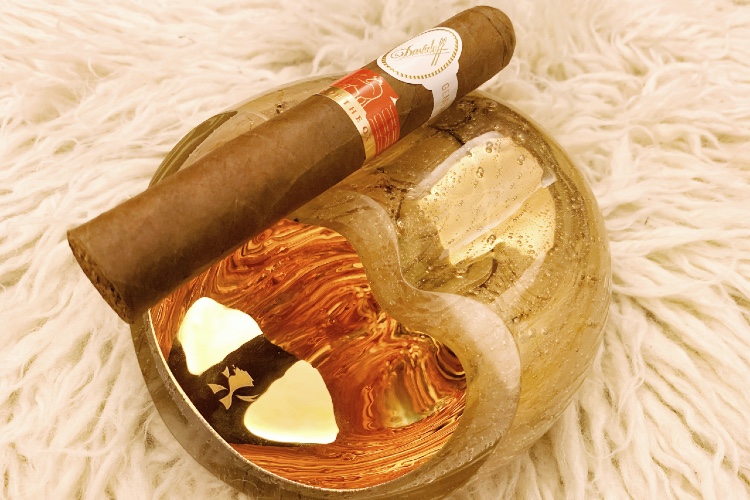 Davidoff-Year-of-the-Ox-Look-and-Feel