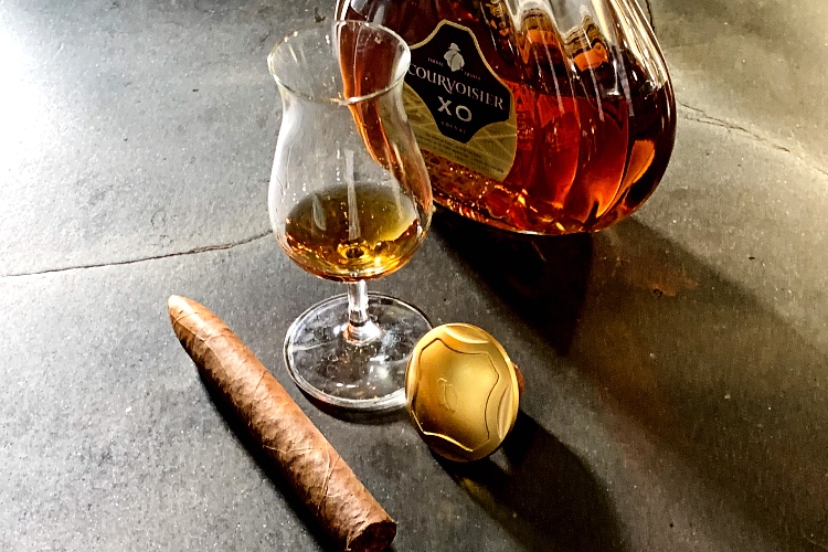 Courvoisier-XO-Cognac-Review-Cigar-pairing