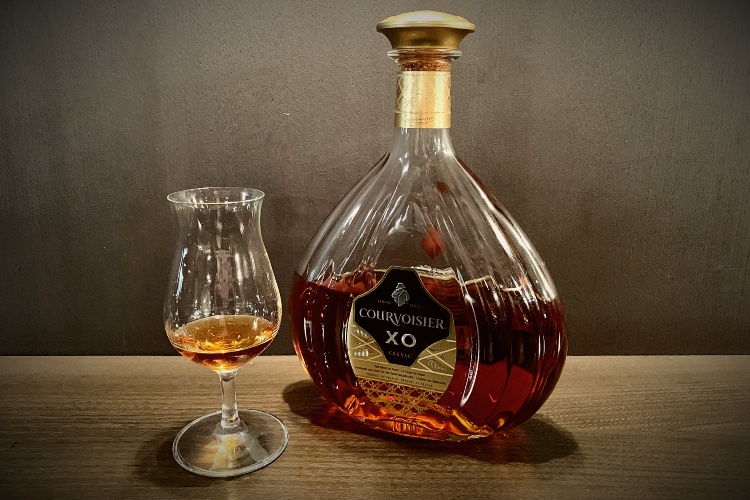 Courvoisier-XO-Cognac-Review-Glass