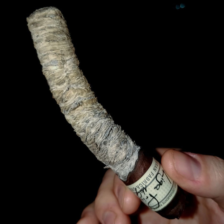 Drew Estate Liga Privda No 9 Cigar Burn Quality