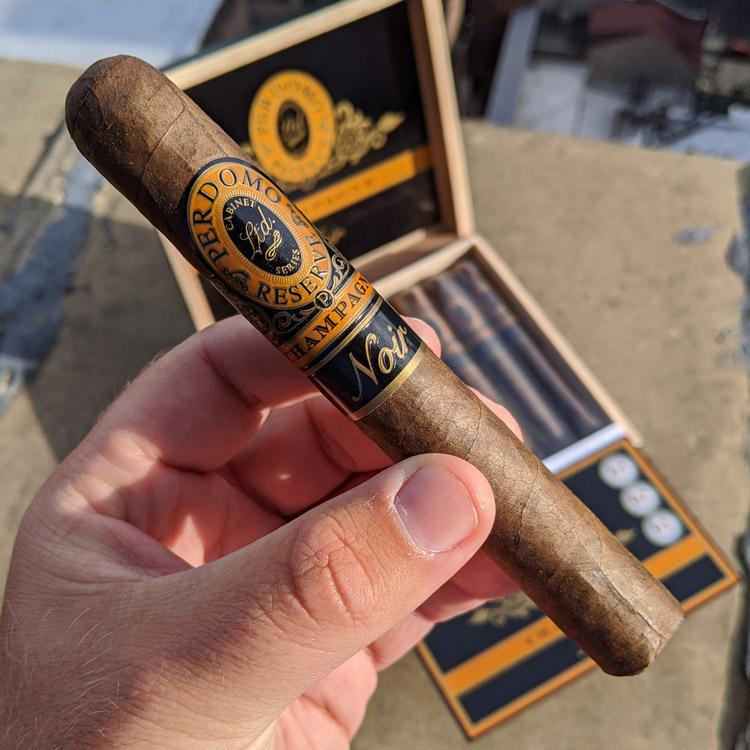 Perdomo Champagne Noir Cigar Look & Feel