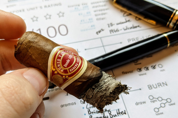 Romeo y Julieta Petit Churchill Cigar Final Third