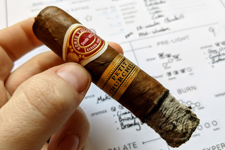 Romeo y Julieta Petit Churchill Cigar First Third