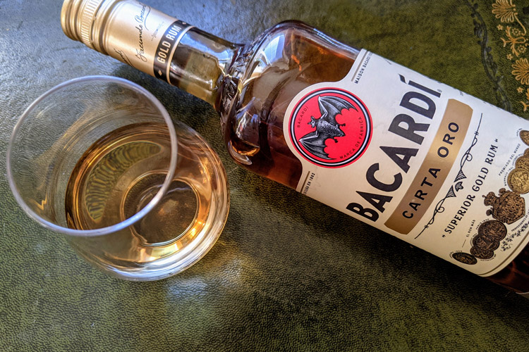 Bacardi Carta Oro Rum & Glass