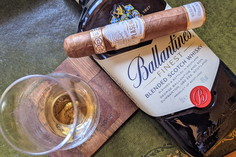 Ballantine's Finest Blended Scotch Whisky & Plasencia Cigar