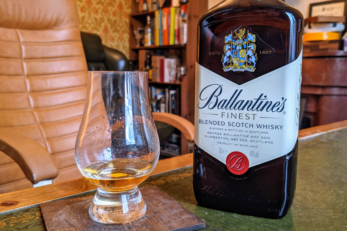 Ballantine's Finest Blended Scotch Whisky Review