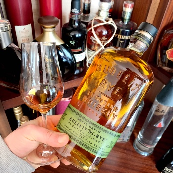 Bulleit-Rye-Whiskey-Square-2