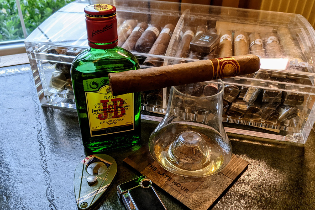 J&B Blended Scotch Whisky & Cigar Humidor