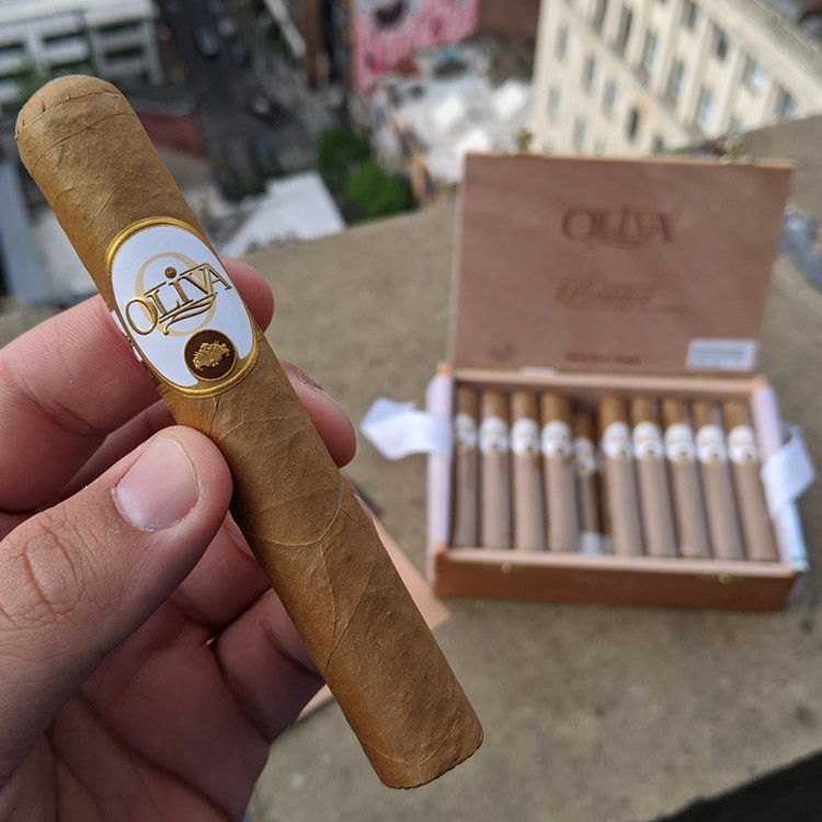 Oliva Connecticut Reserve Cigar Look & Feel