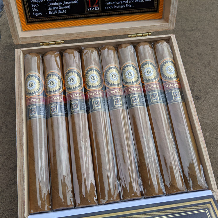 Perdomo Doubled Aged 12 Years Vintage Connecticut Cigar look & Feel