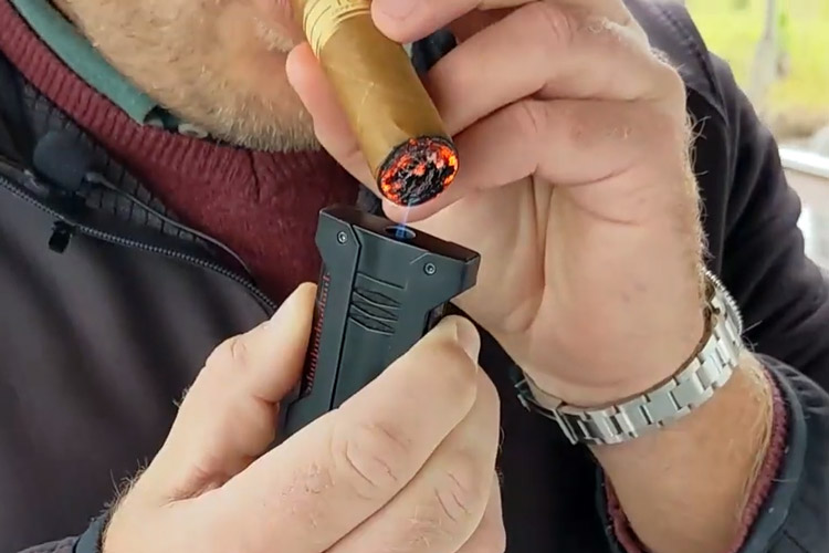 ST Dupont Défi Extreme Lighting Cigar