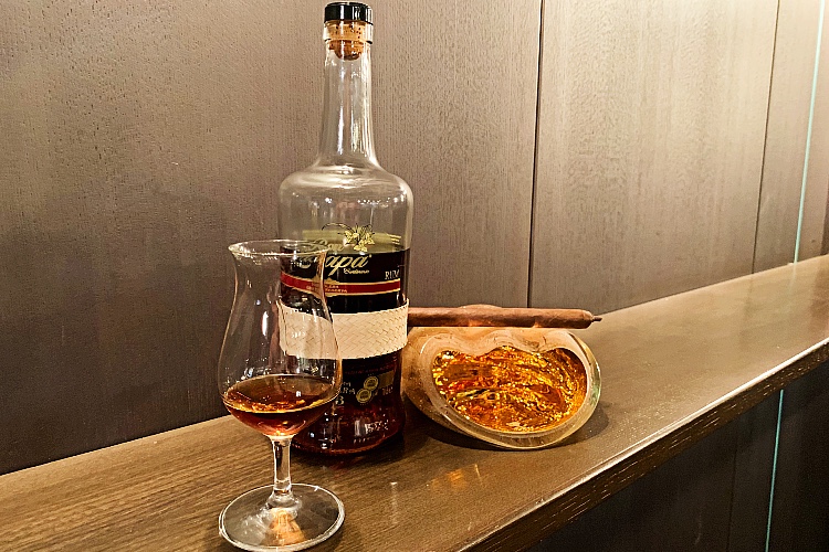 zacapa-23-rum-review-ashtray